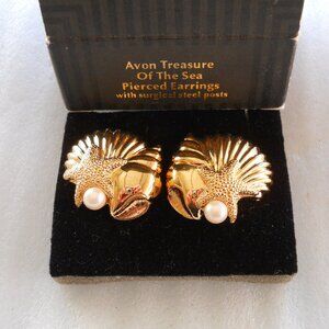 Avon - Treasure of the Sea with Surgical Steel Posts  430
